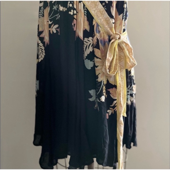 Free People] Black Yellow Paisley Floral Print Wrap Back open Slip Dress - Picture 7 of 16